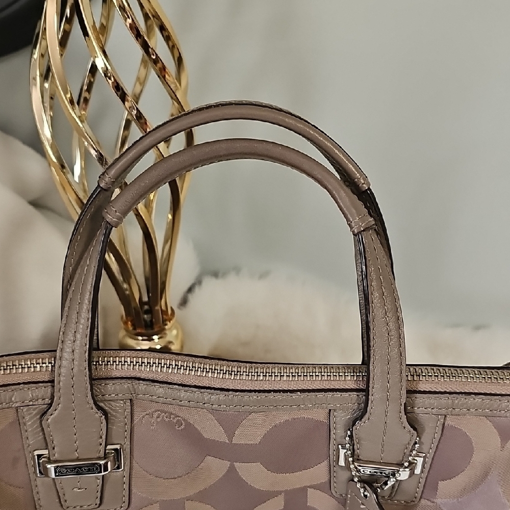 Coach Taylor Op Art Satchel - Picture 3 of 13